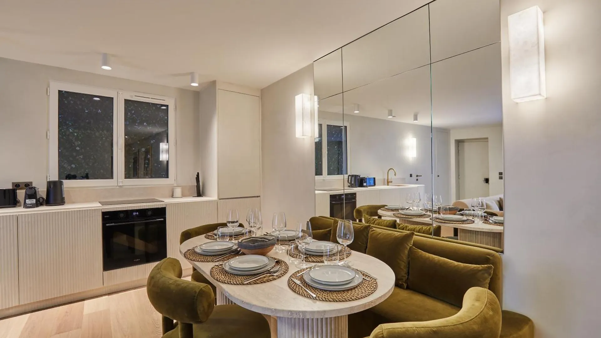 Apartment Louvre Palais Royal By Prestige